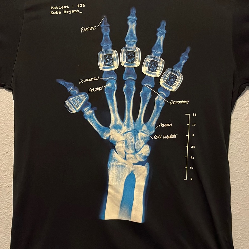 ALWAYS 100% AUTHENTIC! 
NIKE KOBE T SHIRT. “Broken not beaten“